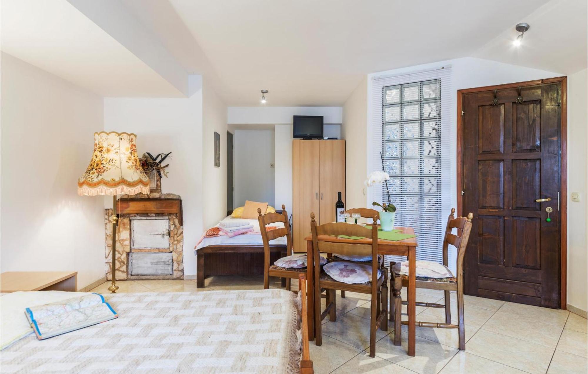 Awesome Studio In Pula With Wifi 외부 사진