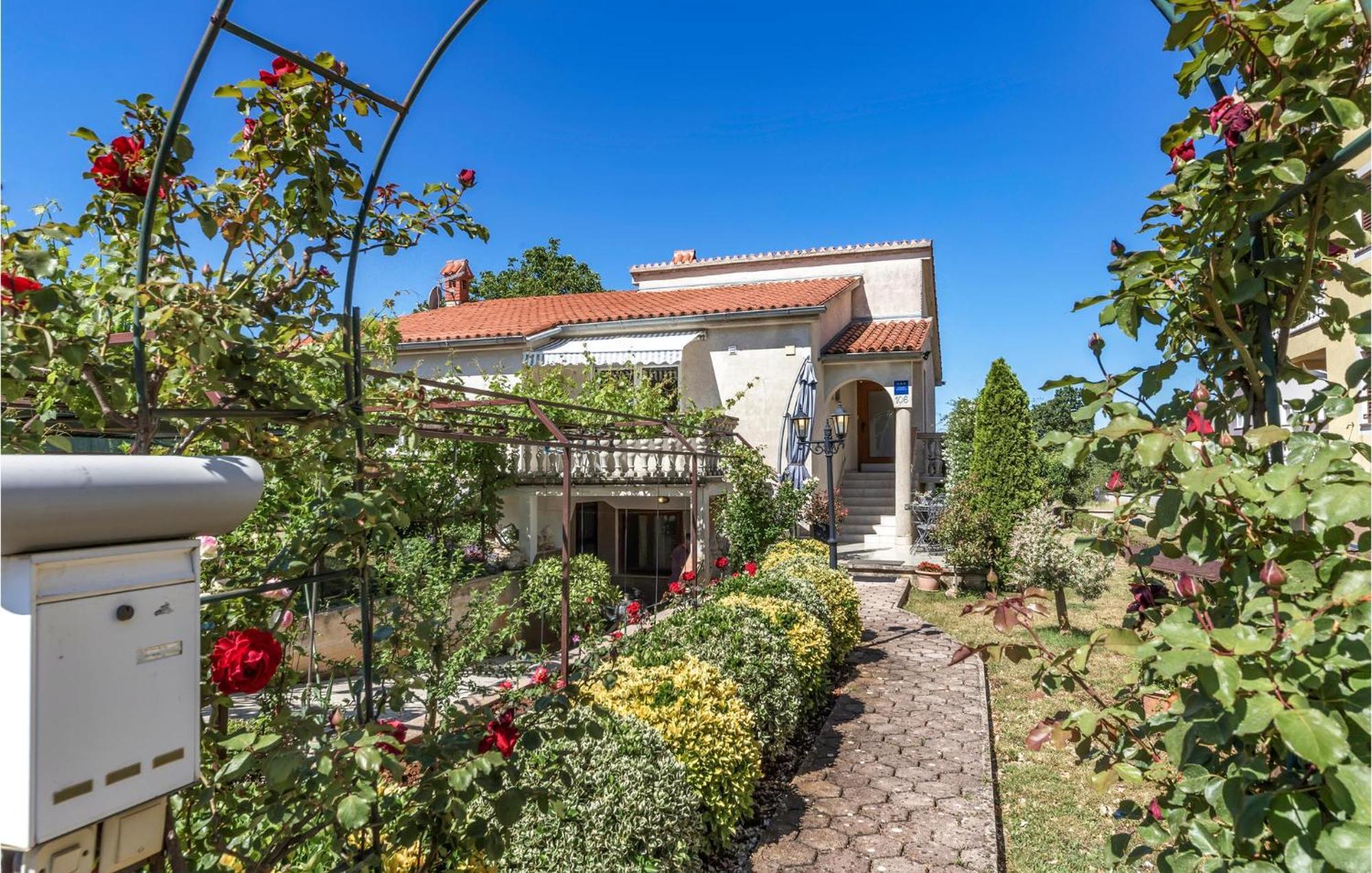 Awesome Studio In Pula With Wifi 외부 사진